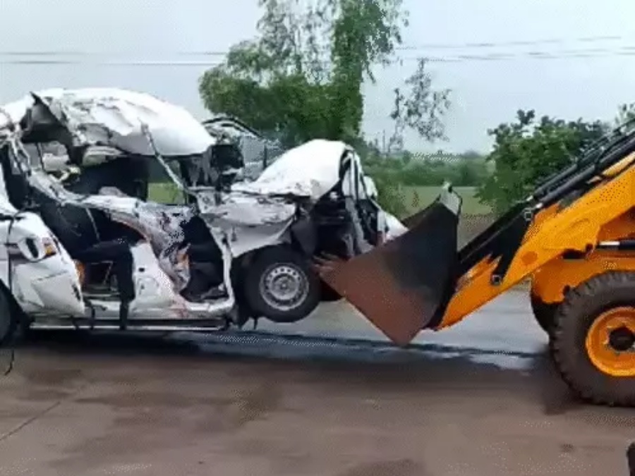 Car accident in Vidisha 3