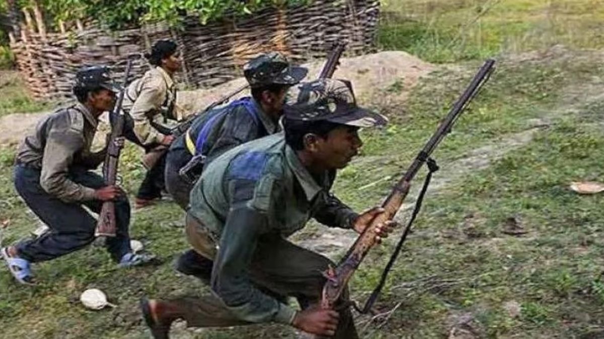 6 Naxalites Surrender 