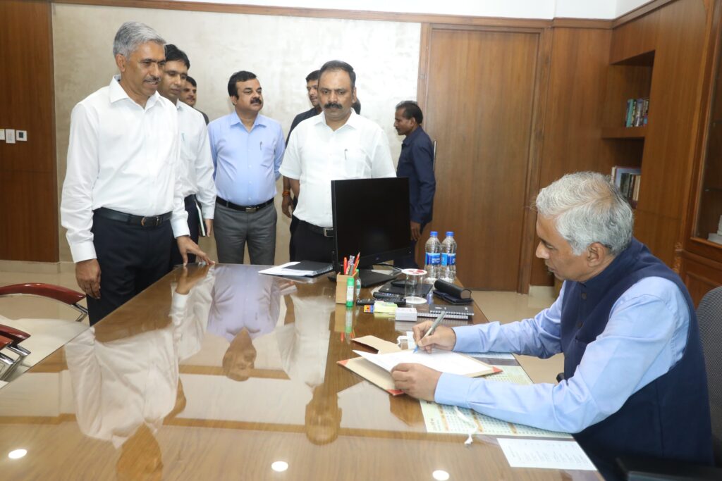 MP CS Anurag Jain Takes Charge 