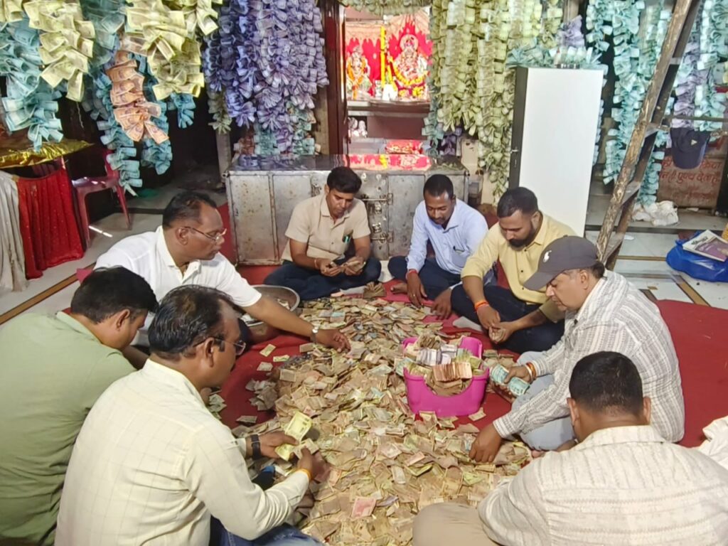 Mahalaxmi Temple, Ratlam, Temple treasure, Ratlam Mahalaxmi Temple, 22 lakh cash, gold ring, silver feet