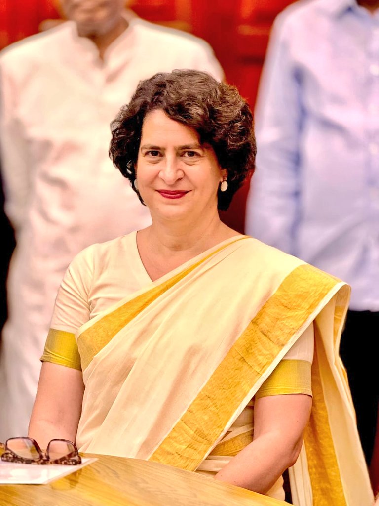 Priyanka Gandhi, Priyanka Gandhi photo, Rahul Gandhi, Rahul stopped Priyanka, Priyanka Rahul video,