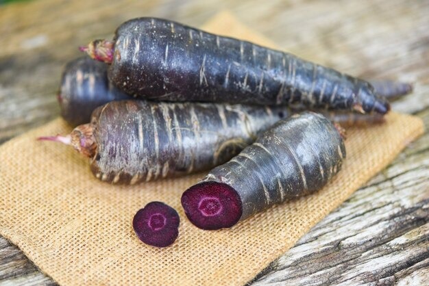 Black carrots, how to eat black carrots, benefits of black carrots, black carrot health benefits,