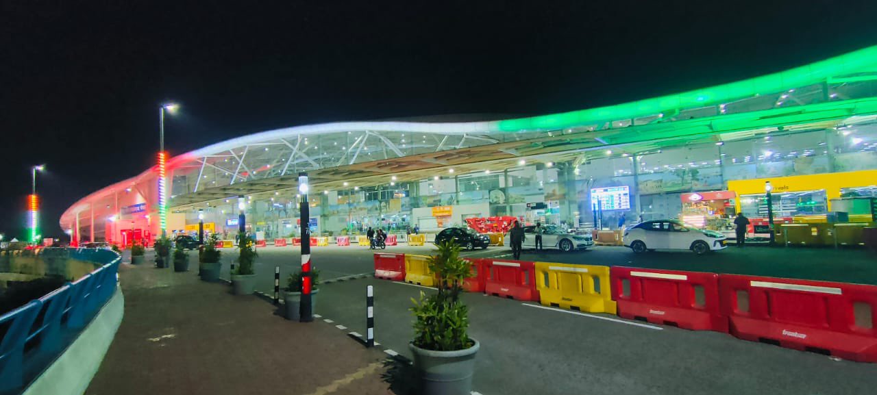 Ahmedabad Plane Crash, Bhopal Airport, Raja Bhoj International Airport, Bhopal Airport Alert, Madhya Pradesh, Laser Beam Ban, Aircraft Safety Rules, MP Administration, Airport Authority, Ahmedabad Tragedy, Air India Plane Crash, Plane Crash, Air India Plane Crash, Major Airport Security Arrangements Garden Notice, MP News, Bhopal News