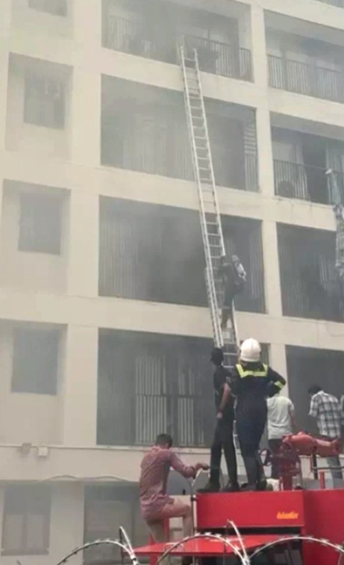Ahmedabad Plane Crash Photos, Plane Crash photos, Ahmedabad Civil Hospital, ahmedabad plane crash, Vijay Rupani plane crash, air india, plane crash, ahmedabad, air india plane crash, plane crash today,