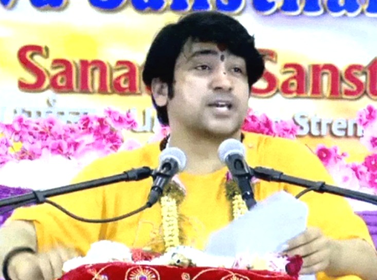 Pandit Dhirendra Shastri, Bageshwar baba, Dhirendra Shastri troll, social media backlash, Dhirendra Shastri controversy Bageshwar Dham, viral jacket controversy,