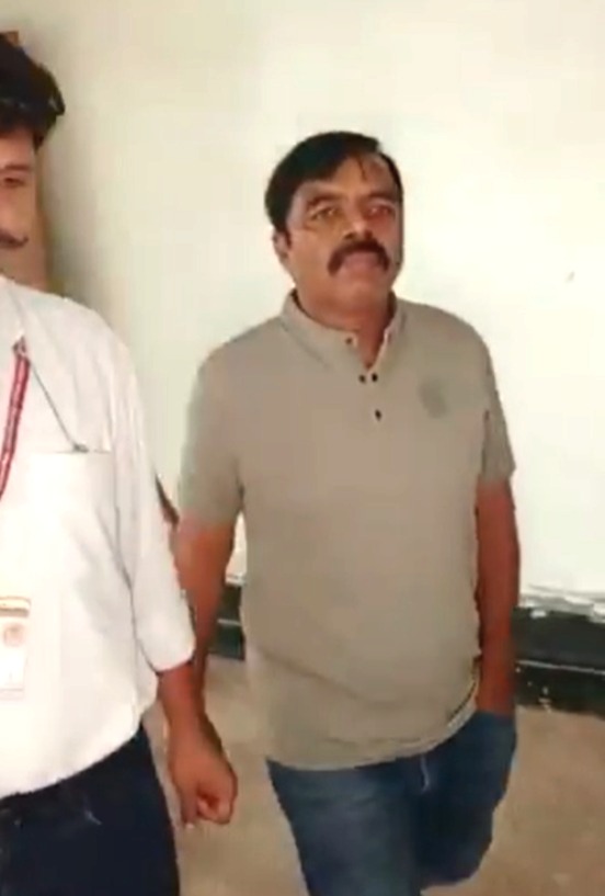 Chetan Patil, EOW Raid, Who is Chetan Patil, Indore Municipal Corporation, Chetan Patil EOW Raid, Municipal Corporation Corruption, Assets Exceeding Income, Plant Scam, Indore News, Scam News,