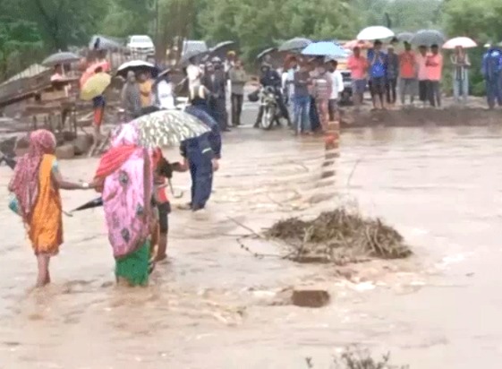 Madhya Pradesh flood, flood in shahdol, Shahdol rain, car washed away in Anuppur, MP monsoon alert, Badrinath highway closed, Bargi Dam, Juhila Dam gates opened, flood in Jabalpur,