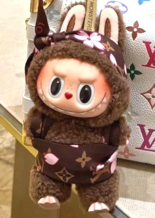 Labubu, Labubu doll, what is Labubu doll, devilish doll, demonic doll, Labubu controversy, Labubu viral, Popmart doll, Kasing Lung, Fauji monster, weird news, strange things, लाबुबू, Labubu doll haunted