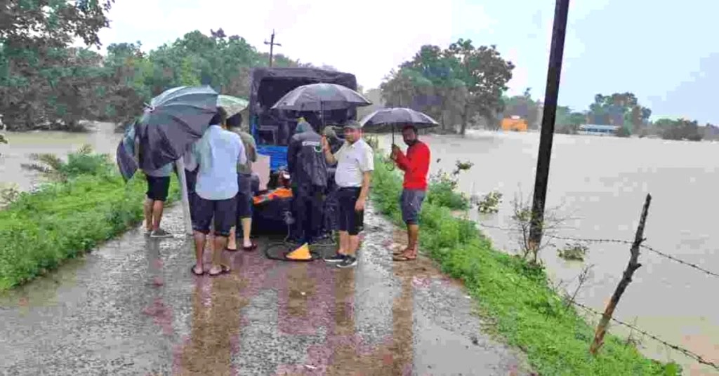 Madhya Pradesh Flood, MP Heavy Rain, CM Mohan Yadav, Madhya Pradesh relief work, flood affected districts, Madhya Pradesh, Bhopal waterlogging, Rajgarh building collapse,