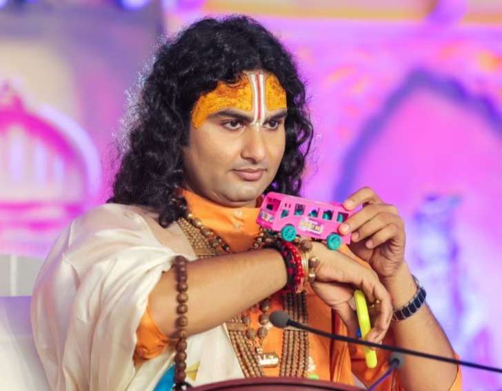 Aniruddhacharya on Live In and Stray Dog