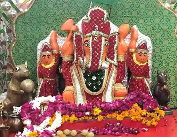 Ganesh Chaturthi 2025, Madhya Pradesh, Ganesh Chaturthi Madhya Pradesh, Ujjain, Chintaman Ganesh, Indore, Khajrana Ganesh, Sehore, Ganesh Mela, Bhopal Ganesh Utsav, Ganesh Murti, Modak, Ladoo Prasad, Ganesh Pandal, Ganesh Visarjan, Hindi News MP, गणपति बप्पा मोरया, ganesh puja vidhi, vinayaka pooja, ganpati puja, ganesh chaturthi aarti, ganpati sthapana muhurat,