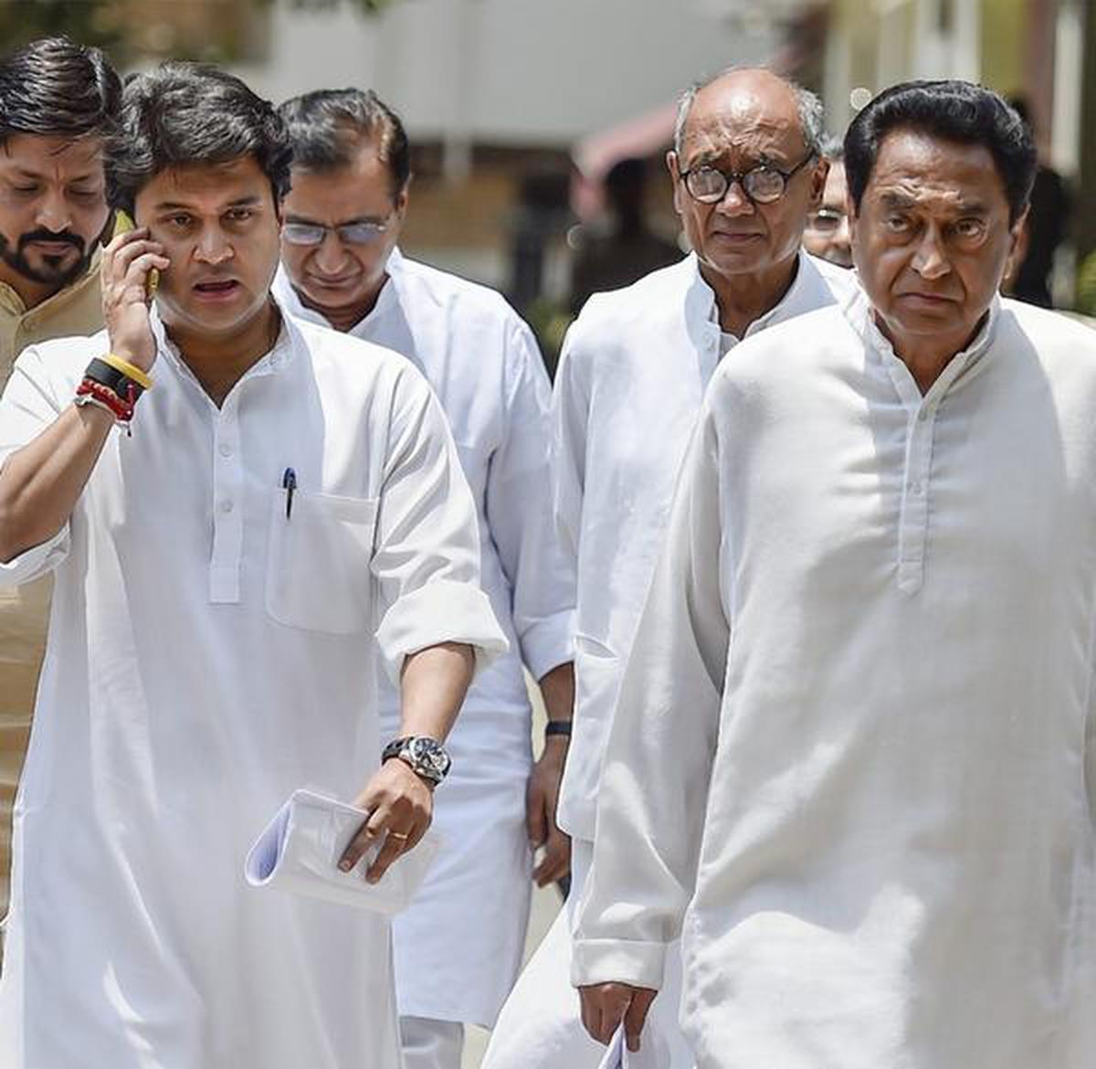Digvijay Singh, Kamal Nath, Madhya Pradesh Politics, BJP, Congress, Kamal Nath Digvijay Singh meeting, fall of Madhya Pradesh government, Jitu Patwari, Umang Singhar, Pannalal Shakya, Ashish Agarwal, Shailendra Patel, Madhya Pradesh, Bhopal News