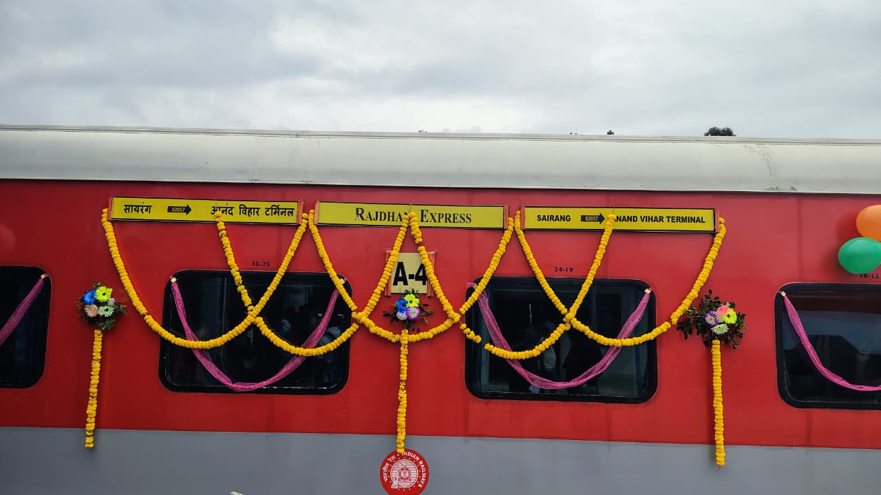 PM Modi, PM Modi Mizoram, PM Modi Mizoram visit, Bairabi-Sairang Rail Line, Mizoram train project, North East development, PM Modi Manipur visit, Indian Railways, Mizoram tourism, Sairang Delhi train, Sairang Guwahati train, infrastructure projects Northeast, PM Modi development projects, Mizoram first train, mizoram, रेल लाइन, Aizawl, रेल नेटवर्क