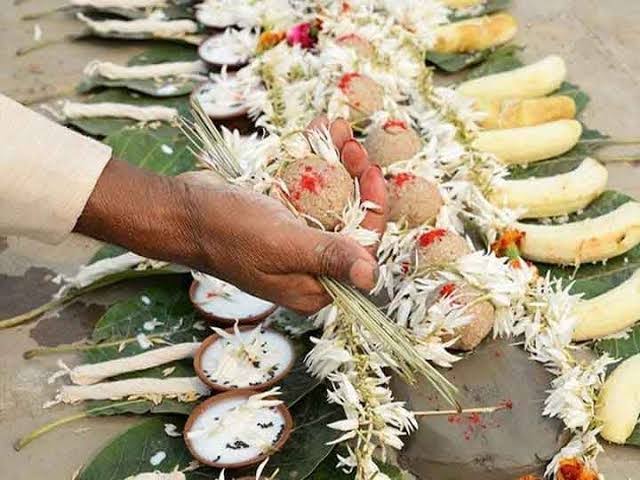Pitru Paksha, feeding crow, Pitru Paksha katha, crow in Shraddha, Shri Ram and crow, mportance of crow, food of ancestors, crow feeding in shraddh, Pitru Paksha story in Hindi, Pitru Paksha 2025, कौआ को भोजन, पितृ पक्ष कथा, श्राद्ध में कौवा, श्रीराम और कौआ, कौए का महत्व, पितरों का भोजन, ram boon crow