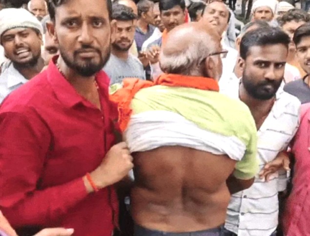 Lathicharge Farmers, Bhind lathicharge, MP farmer lathicharge, farmer demonstration, fertilizer, Bhind fertilizer problem, Lahar farmer incident, Ambrish Sharma MLA, Bhind SP Asit Yadav, Rewa fertilizer lathicharge, Madhya Pradesh, mp farmer news, cooperative society fertilizer distribution, Bhind, mp news, rewa