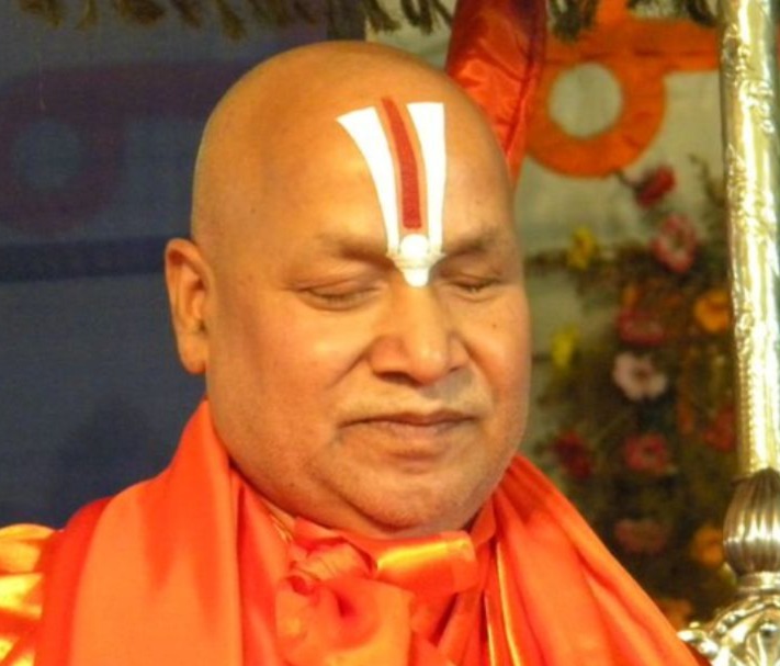 Rambhadracharya Controversy, Swami Rambhadracharya, controversial statement, Muslim women, Islam remark, Rambhadracharya Muslim women 25 bacche aur triple talaq, Meerut Ram Katha, Hindu Dharma vs Islam, Use and throw culture, Swami Rambhadracharya controversy,