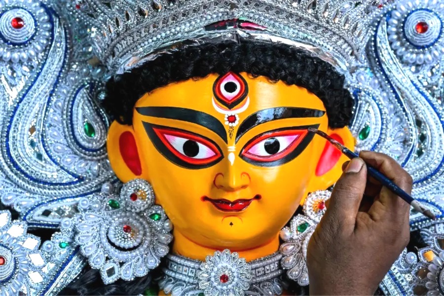 Durga Puja 2025, Kolkata Durga Puja, Durga Puja Navratri Difference, History of Durga Puja, Durga Puja, Bengal, Sindoor Khela, Why celebrate Durga Puja, Durga Puja Significance, Religion News, Special Story, Kalibari, Mahalaya, Pushpanjali