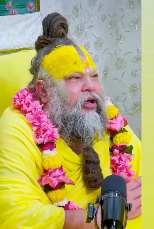 Premanand Ji Maharaj, Vrindavan, Elvish Yadav Premanand Maharaj, Elvish Yadav, Premanand Maharaj, Premanand Maharaj Health, Premanand Health, Elvish Yadav Vrindavan, Radha Naam Jap, Elvish Yadav Spiritual, Bigg Boss OTT 2 Winner, Sant Premanand Ji Maharaj,