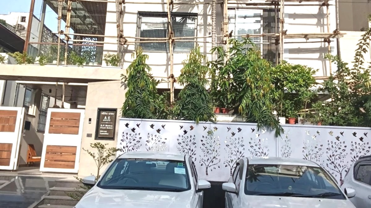 Lokayukta raid PWD Chief Engineer, JP Mehra, Bhopal, corruption, Public Works Department, Govindpura, Manipuram, Bawadia Kala, Sohagpur, cash recovered, gold jewellery, Mumbai property, Lokayukta action, Bhopal news, Madhya Pradesh news, Lokayukta raid