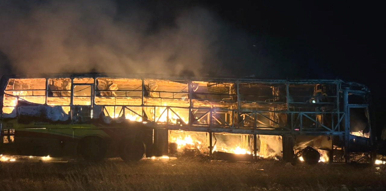 Kurnool Bus Fire Accident, Kurnool Bus Accident, Smartphone Blast Fire, Bus Accident Andhra Pradesh, Driver Cleaner Arrested, Drunk Bike Rider, DNA Profiling, Forensic Report, Kaveri Travels, Hyderabad Bangalore Parcel