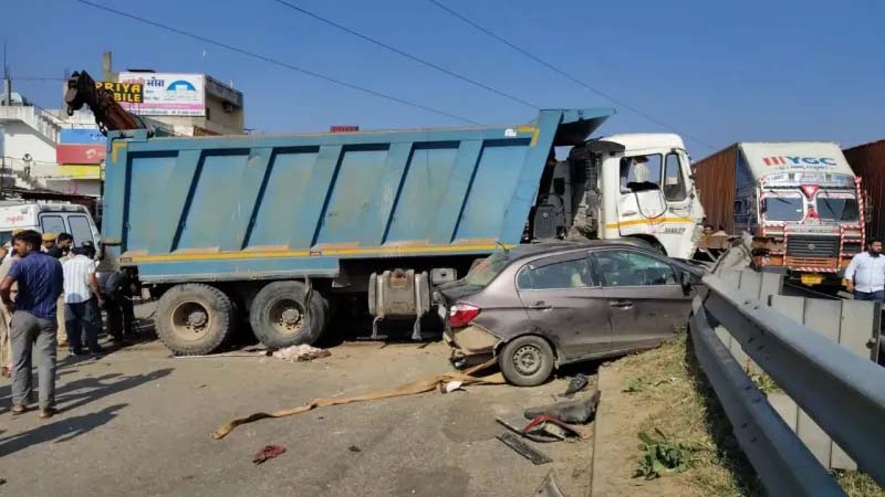 Jaipur, dumper accident, Rajasthan, Jaipur dumper accident, Lohamandi Jaipur accident, Drunk driver, Jaipur road accident, Dumper accident Jaipur, Rajasthan road accident, Brake fail, Jaipur accident, Lohamandi Jaipur accident, Accident News
