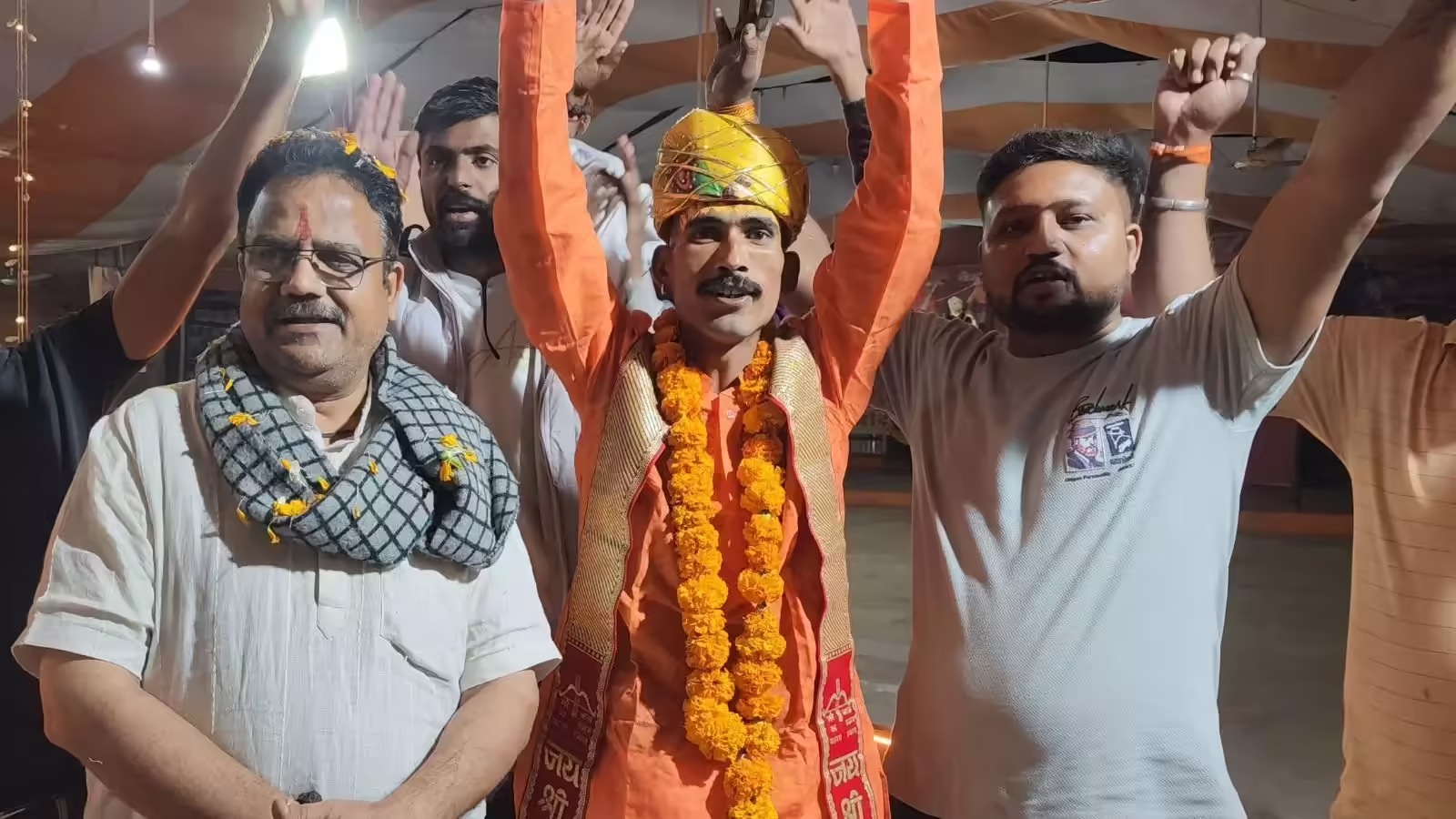 Aamir Khan, religious conversion, Mahadevgarh Temple, Khandwa, Sanatan Dharma, Angad, Madhya Pradesh, Muslim youth, converts to Hinduism, Conversion news, Temple watchman, Ashok Paliwal, Rukhsar to Vanshika, MP News