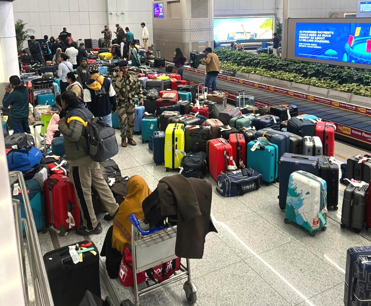 Indigo Flight, Indigo Crisis, Indigo Flight Crisis, Civil Aviation Ministry, emergency Flight rules, flight delay, passenger emergency rules, light cancellation full refund, DGCA investigation team, 24x7 control room, Indian Railway, passenger help, airlines emergency, passenger rights, air travel, MOCA