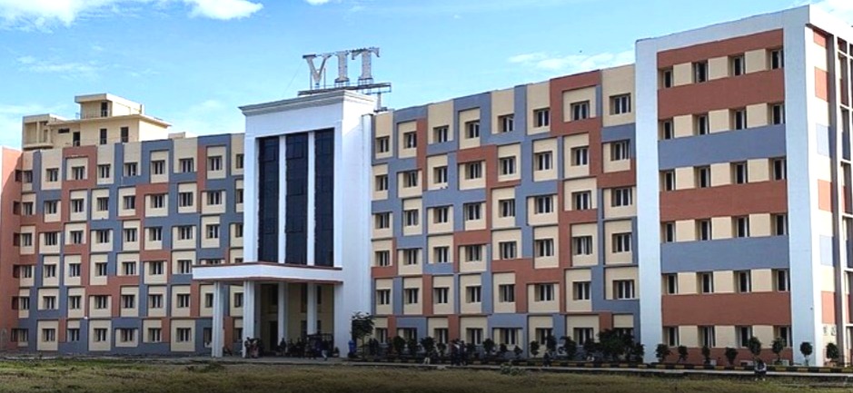 VIT university, VIT university Bhopal, VIT Bhopal university controversy, VIT Bhopal jaundice case, fake news protests, VIT university food, VIT water quality, VIT student protest, social media rumors, VIT government response, show cause notice to VIT, VIT university health facilities, student safety standards, VIT hostel facilities, mp news, bhopal,