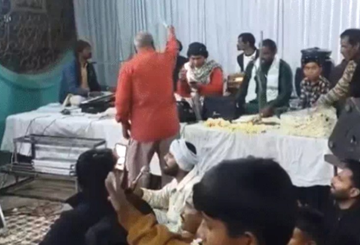 Ujjain, Dargah Hanuman Chalisa, Ujjain Dargah Hanuman Chalisa, Maulana Mauj Dargah, Sant Baba Bam Bam Bhole, Hanuman Ashtami, Ujjain Dargah, Shipra River, Dargah Committee, religious sentiments, communal harmony, mp news