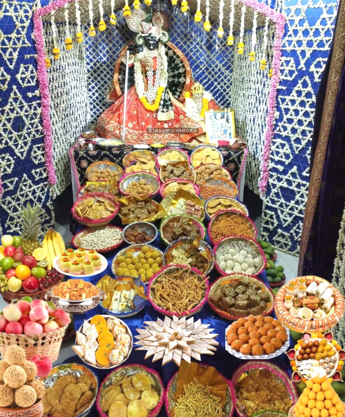 Banke Bihari Bhog tradition, Bhog tradition broken, Thakur Ji Bhog, Banke Bihari Temple, Vrindavan, Thakur Ji's offerings, confectioner's salary dispute, centuries old tradition broken, Banke Bihari Temple management, Banke Bihari Vrindavan, Banke Bihari offering tradition, confectioner not paid salary, UP, Religion News