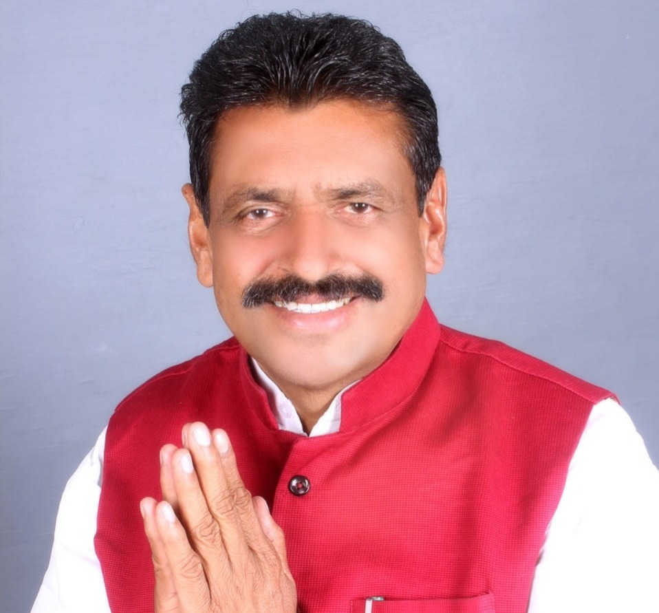 OBC Mahasabha, RD Prajapati, Anirudh Acharya, Bageshwar Baba, Rambhadracharya, allegations against Katha vachak, anti-national saint, insult to women, Santosh Verma IAS, Chhatarpur news, Madhya Pradesh, religious leader controversy, Hindu saint, mp news