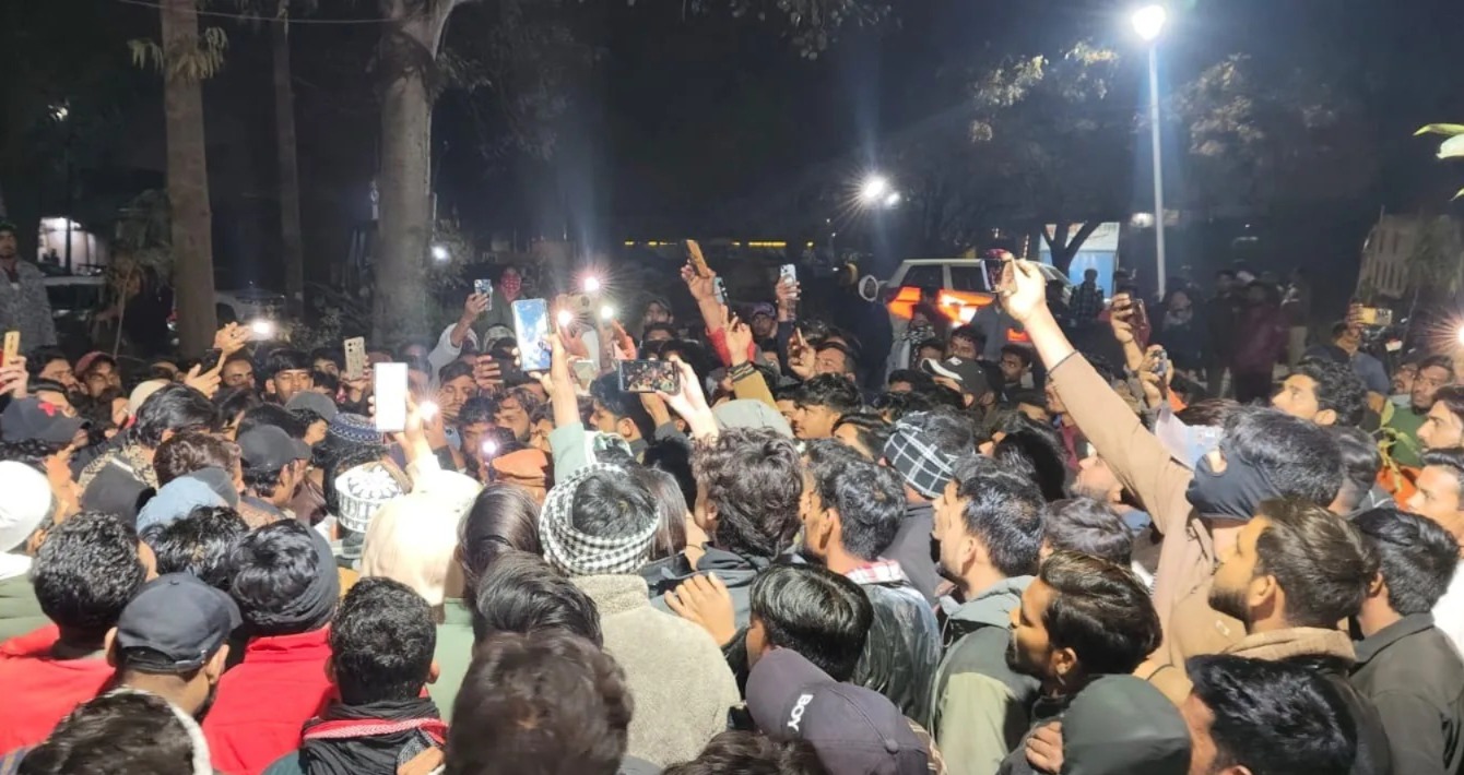 Ratlam, Quran burning, Quran, holy Quran, Ratlam Quran burning, Jaora, Ratlam news, teacher Atiya Khan, Muslim community protest, police station siege, BNS Section 299, Madhya Pradesh, mp news, religious sentiments hurt, Ratlam police action,