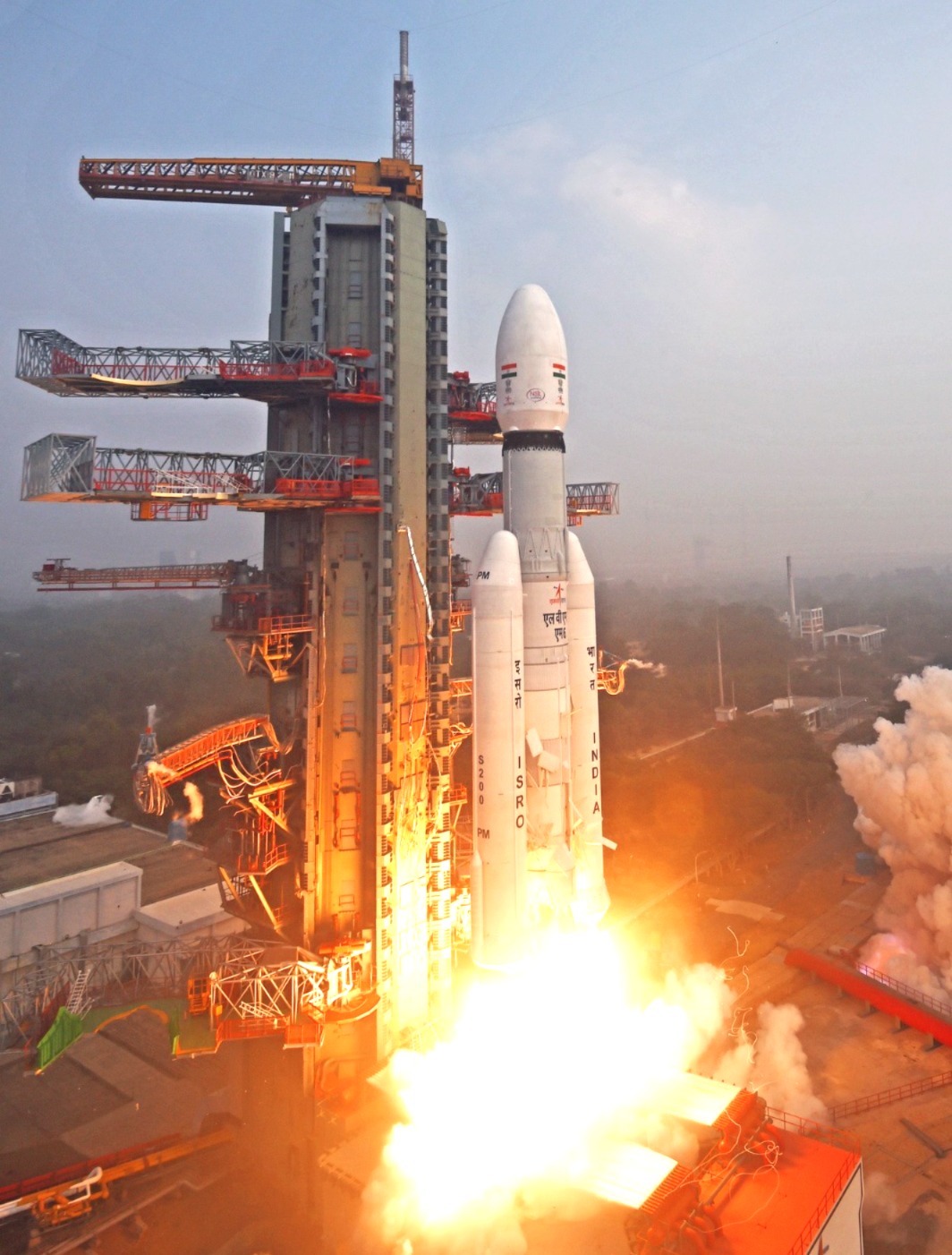 ISRO, BlueBird Block-2 Launch, BlueBird Block-2, what is BlueBird Block-2, ISRO BlueBird Block-2 Launch, 5G without mobile towers, satellite-based mobile connectivity, LVM3-M6 rocket, AST SpaceMobile, direct to phone satellite internet, India's heaviest satellite, NewSpace India Limited, Low Earth Orbit satellite, satellite internet