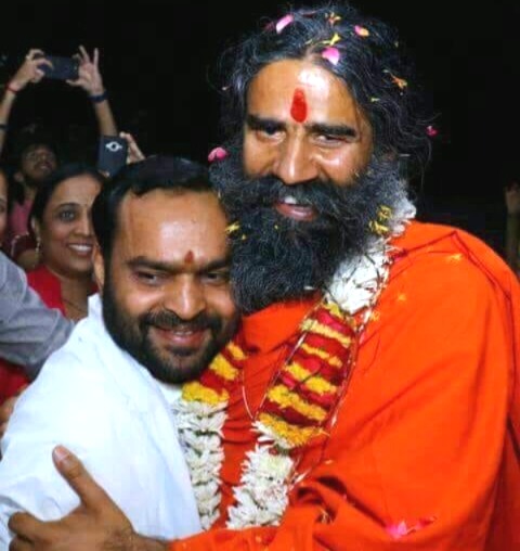 Uttam Swami Maharaj, Mahamandaleshwar Ishwaranand, Ashwatthama sighting, Uttam Swami Rape Allegations, Narmada Parikrama, Prahlad Patel Book, Spiritual News India