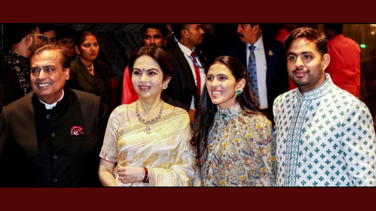 Arjun Tendulkar Wedding, Sania Chandhok, Sachin Tendulkar Son Marriage, Sara Tendulkar Pink Saree, Arjun Tendulkar Sania Chandhok Marriage Photos, Mumbai High Profile Wedding