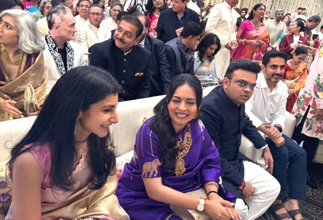 Arjun Tendulkar Wedding, Sania Chandhok, Sachin Tendulkar Son Marriage, Sara Tendulkar Pink Saree, Arjun Tendulkar Sania Chandhok Marriage Photos, Mumbai High Profile Wedding