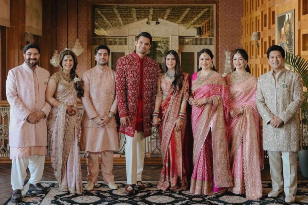 Arjun Tendulkar Wedding, Sania Chandhok, Sachin Tendulkar Son Marriage, Sara Tendulkar Pink Saree, Arjun Tendulkar Sania Chandhok Marriage Photos, Mumbai High Profile Wedding