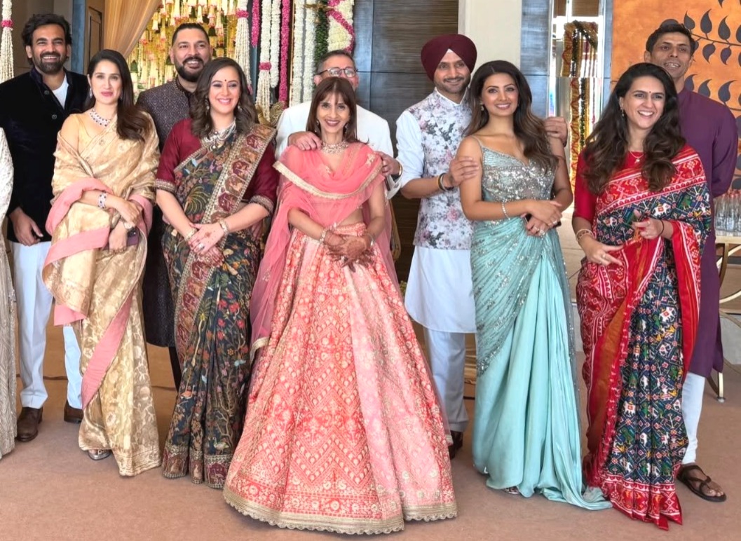 Arjun Tendulkar Wedding, Sania Chandhok, Sachin Tendulkar Son Marriage, Sara Tendulkar Pink Saree, Arjun Tendulkar Sania Chandhok Marriage Photos, Mumbai High Profile Wedding