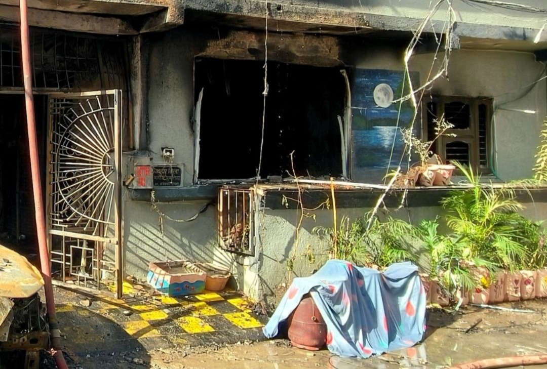 Indore Fire Tragedy, EV Car Charging Blast, Death Caused by Digital Lock, Indore Bengali Square Fire Incident, Electric Vehicle Safety, Gas Cylinder Blast in Indore, Manoj Pugalia Indore, Indore News Updates 2026