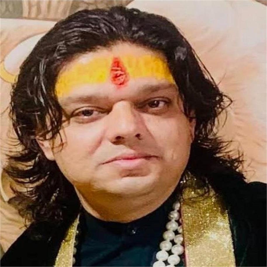 Khajrana Temple Priest Dispute, Puneet Bhatt, Khajrana Mandir, Indira Bhatt Dowry Case, Khajrana Ganesh Mandir, Khajrana Priest Controversy, Indore, Police Dowry Complaint, पुजारी पुनीत भट्ट विवाद, खजराना गणेश मंदिर, इंदौर समाचार, दहेज प्रताड़ना मामला, mp news