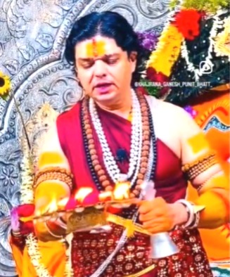 Khajrana Temple Priest Dispute, Puneet Bhatt, Khajrana Mandir, Indira Bhatt Dowry Case, Khajrana Ganesh Mandir, Khajrana Priest Controversy, Indore, Police Dowry Complaint, पुजारी पुनीत भट्ट विवाद, खजराना गणेश मंदिर, इंदौर समाचार, दहेज प्रताड़ना मामला, mp news