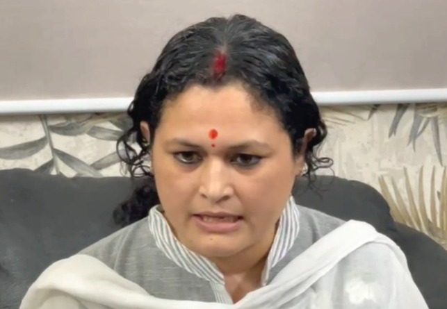 Khajrana Temple Priest Dispute, Puneet Bhatt, Khajrana Mandir, Indira Bhatt Dowry Case, Khajrana Ganesh Mandir, Khajrana Priest Controversy, Indore, Police Dowry Complaint, पुजारी पुनीत भट्ट विवाद, खजराना गणेश मंदिर, इंदौर समाचार, दहेज प्रताड़ना मामला, mp news