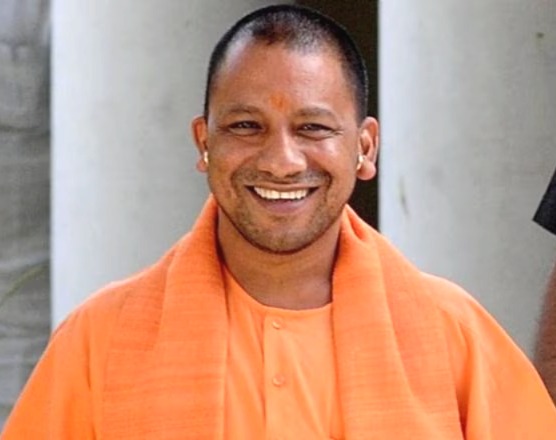 CM Yogi Adityanath, Gorakhnath Temple, Bulldozer Gift, Yashaswini Kanpur, Ram Navami Kanya Pujan, Viral Video Yogi Adityanath, UP News Hindi