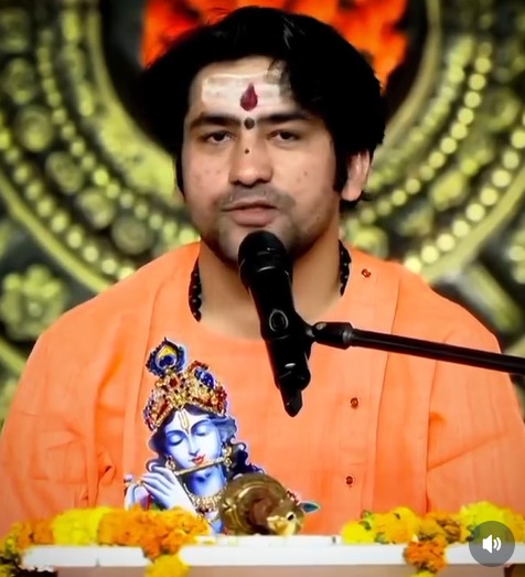 Dhirendra Shastri, Lenskart Controversy, Bageshwar Dham, Lenskart Tilak Controversy, Mangalsutra Row, Peyush Bansal, Lenskart Grooming Policy, बागेश्वर बाबा, लेंसकार्ट विवाद, धीरेंद्र शास्त्री प्रयागराज